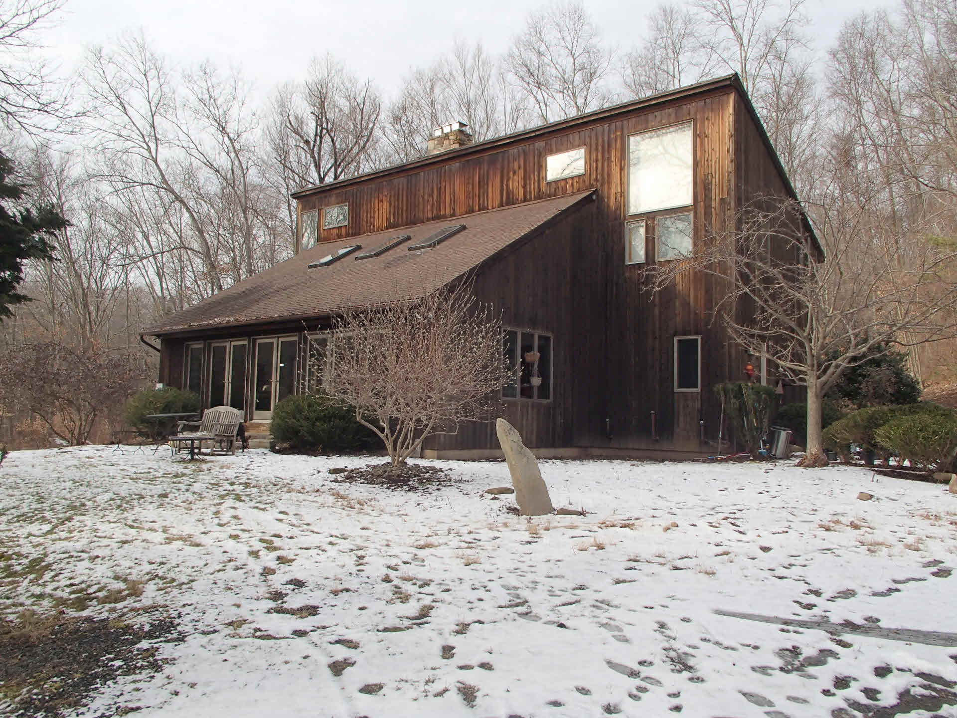 Building photograph for 322 OLD TURNPIKE RD EAST